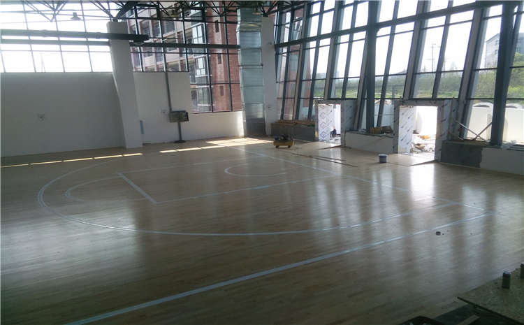 楓樺木體育館木地板廠家去哪找？